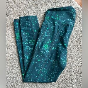 Athleta Women’s Ultimate Stash Pocket Splat Capri